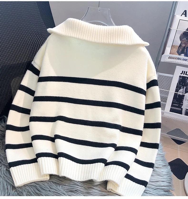 Drune | Gestreifter Statement-Pullover mit kräftigen Farbfeldern
