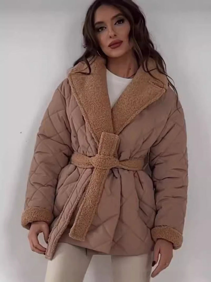 Drune | Damen Daunenjacke mit Reverskragen und Bindegürtel