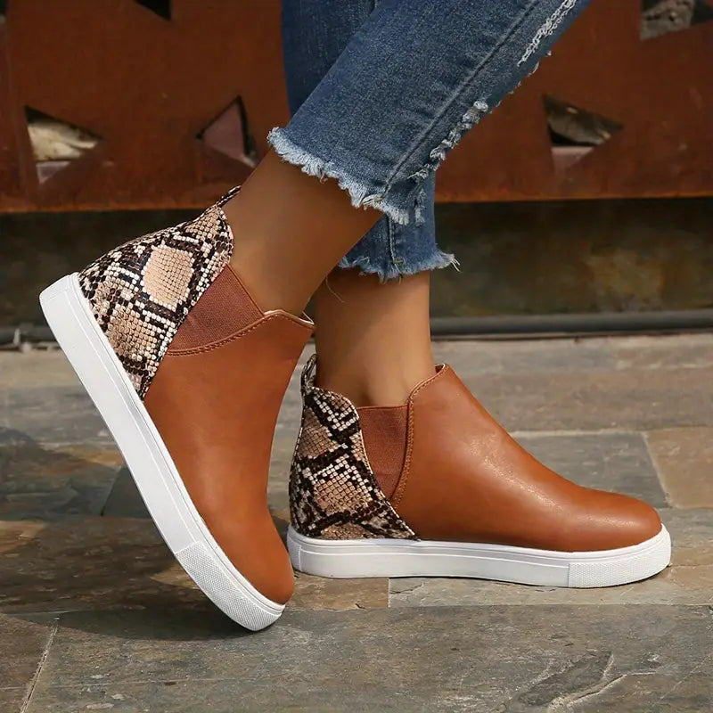 Drune | Damenstiefel mit Schlangenlederdesign