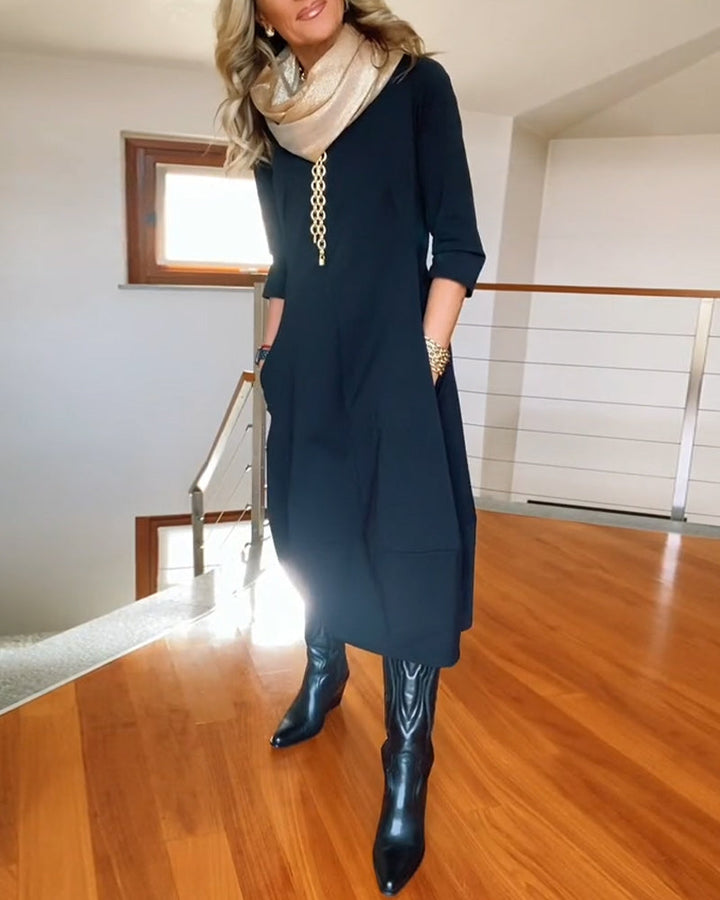 Drune | Einfarbiges Kleid mit Rundhalsausschnitt und Tasche