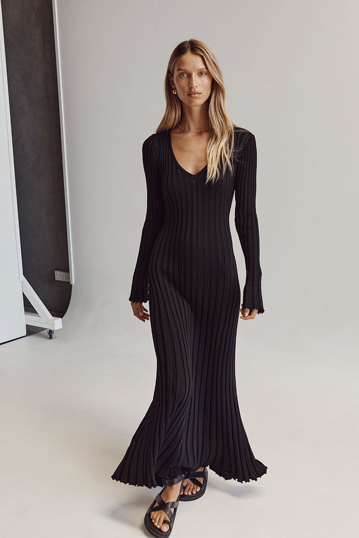 Drune | Bequemes Gestricktes Damen Midi Kleid mit V-Ausschnitt