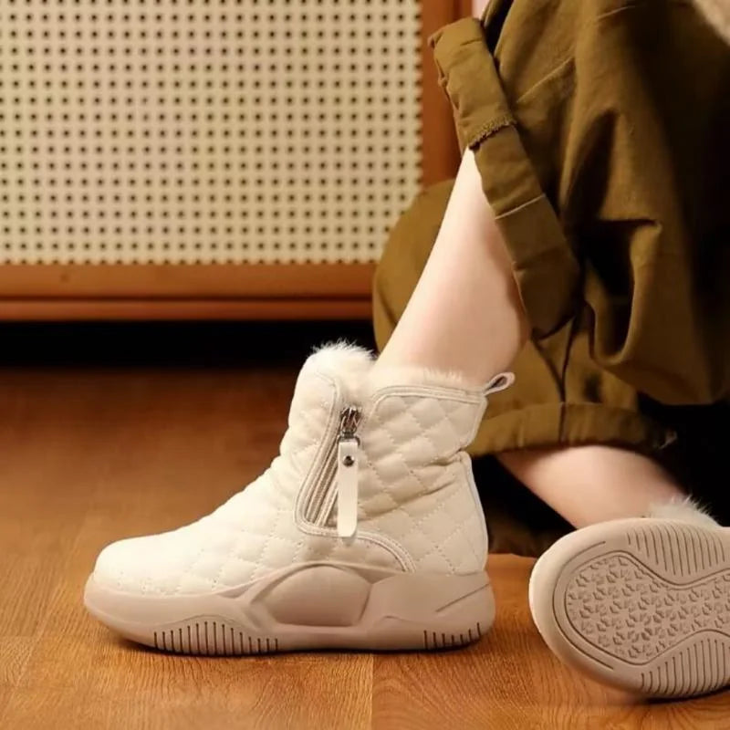 Drune | Kurze Stiefel mit Kette an Der Seite