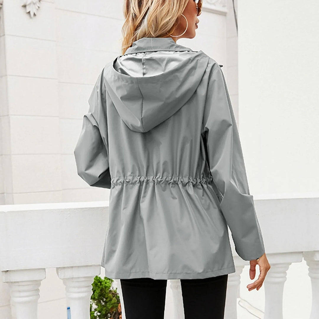 Drune | Modern geschnittene wasserdichte Damenjacke