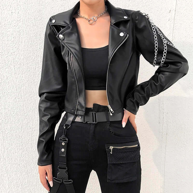 Drune | Damen Slim Fit PU-Lederjacke mit silbernen Ketten