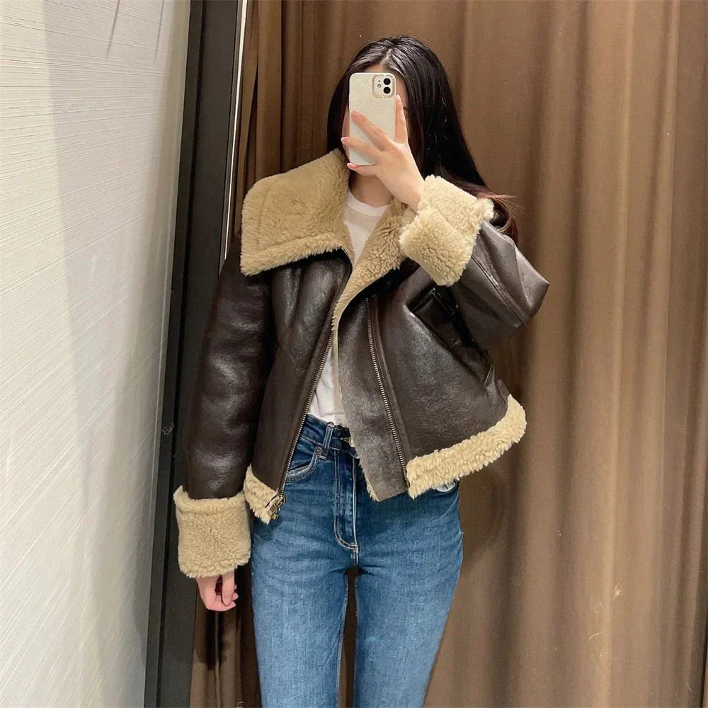 Drune | Aviator Jacke - braunes PU-Leder mit Schafen Trim - gemütlicher Winterstil