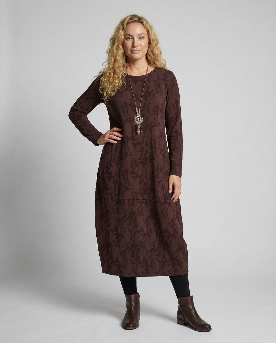 Drune - Langärmeliges Taschenkleid mit Druck