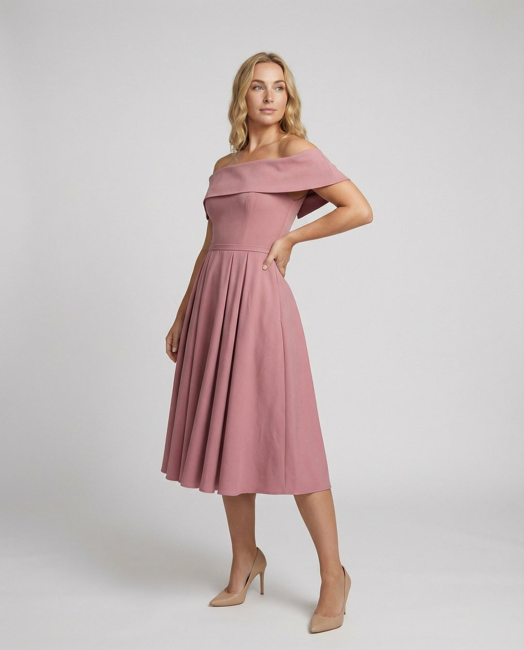 Drune | Vielseitiges Trägerloses Satin-Kleid für Partys