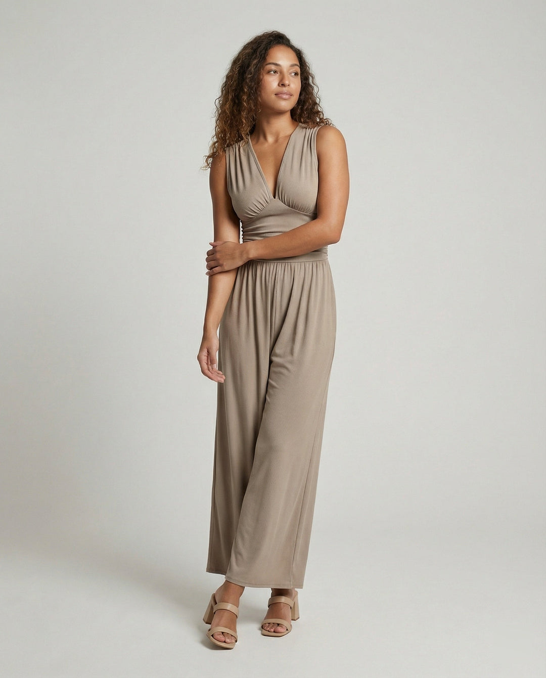 Damen Jumpsuit mit schickem V-Ausschnitt und weitem Bein Drune
