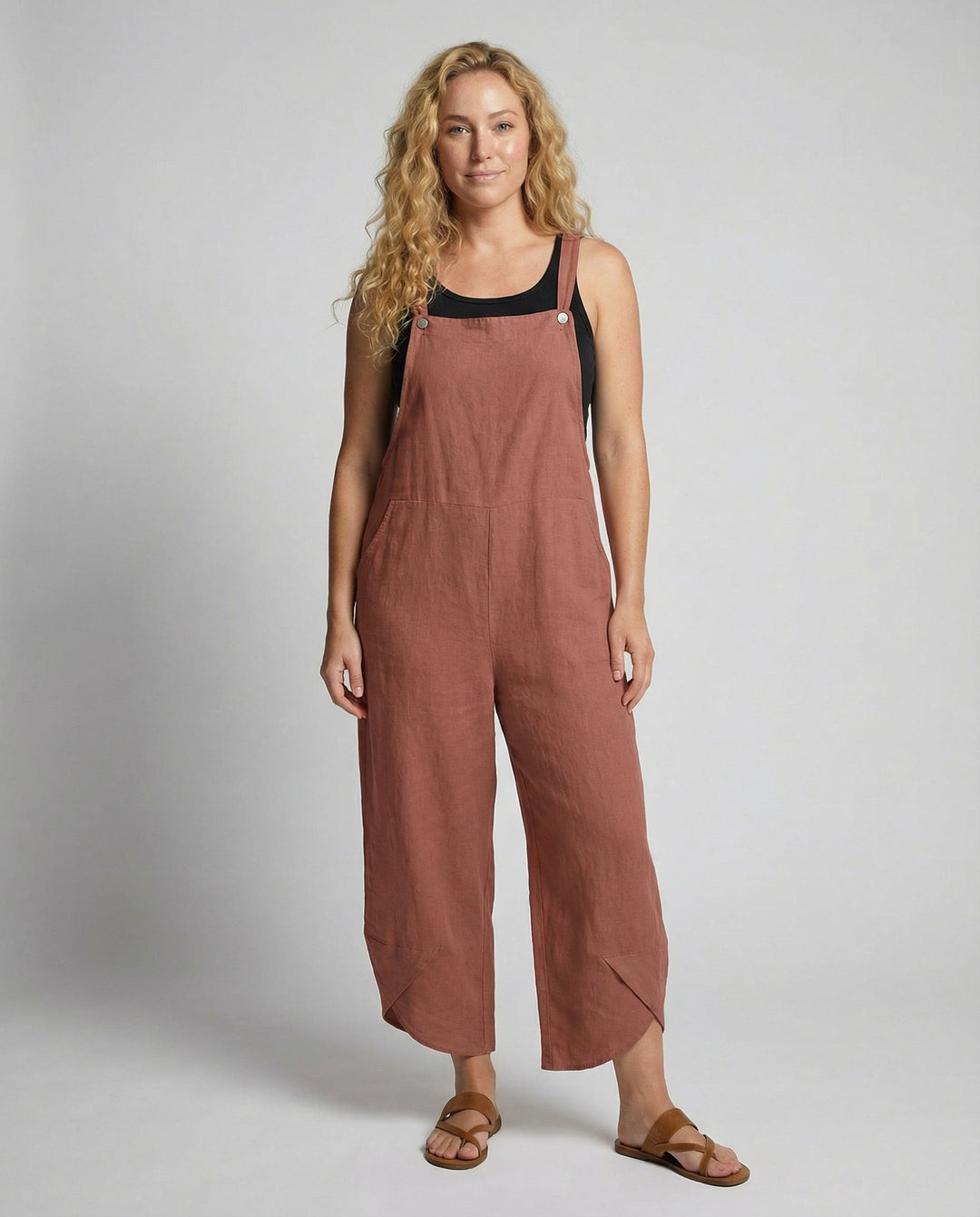 Lässige Sommer-Latzhose aus