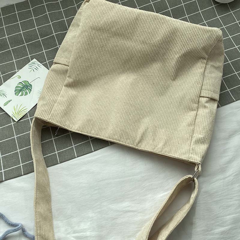 Drune | Weite Corduroy Schultertasche