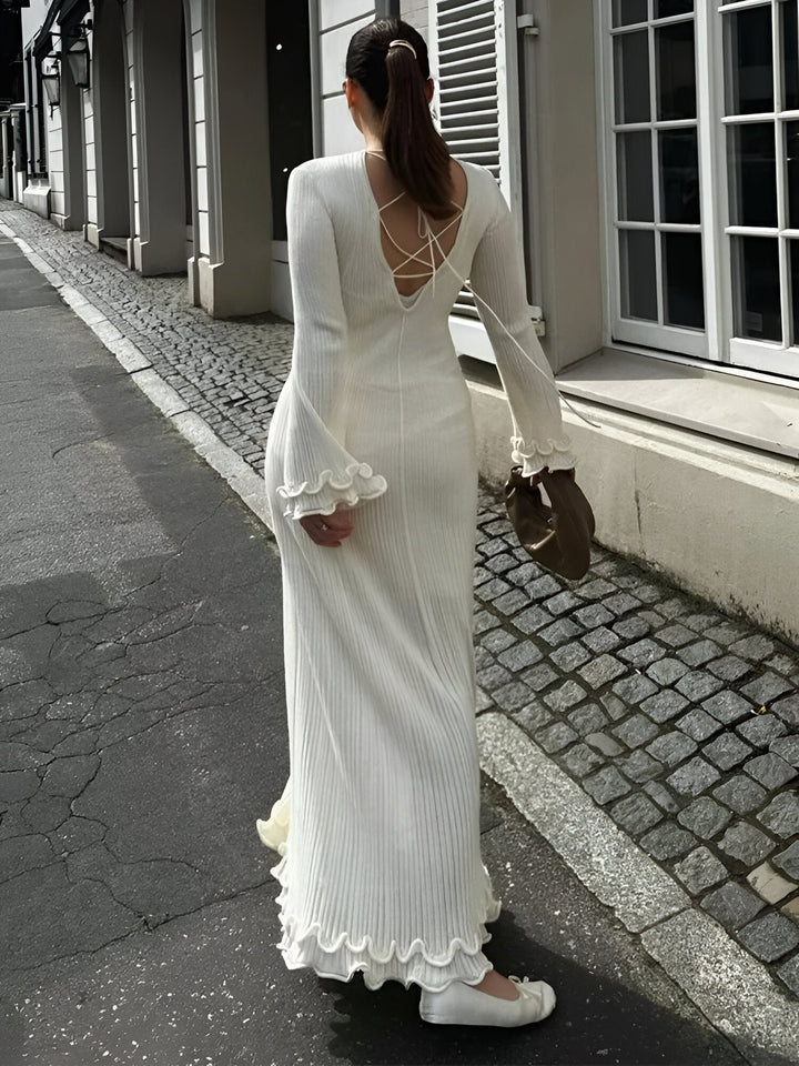 Drune | Elegantes Weißes Strickkleid mit Volant-Saum