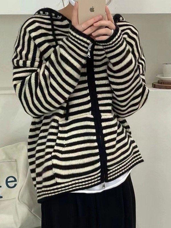 Drune | Hooded Gestreifter Langarmstrickstrickjacke