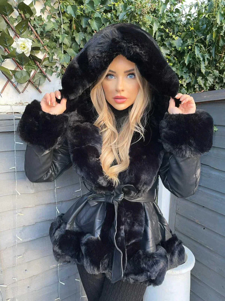 Drune | Wintermantel für Frauen mit Kapuze, elegant und bequem