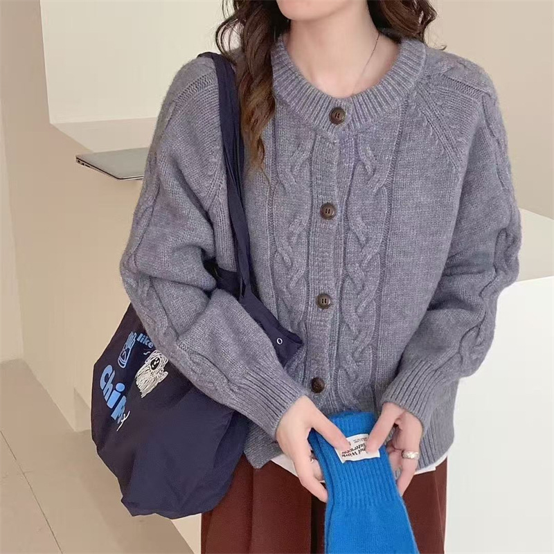 Drune | Kabelstrickjacke mit Knöpfen