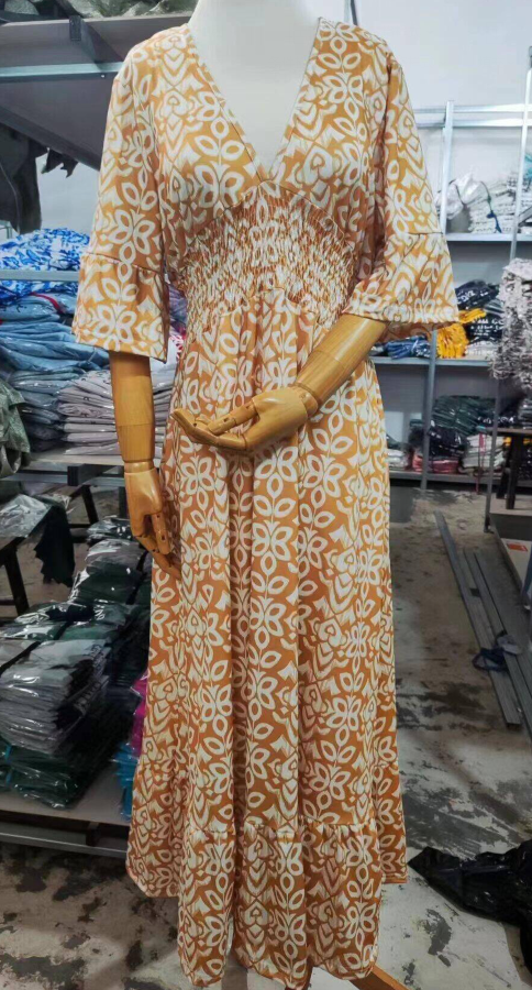 Drune | Lange Lockere Kleid mit V-Ausschnitt und Gürtelzug