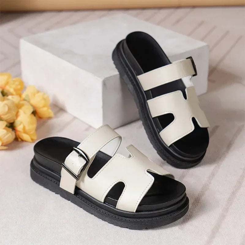 Sommerliche Slingback-Sandalen mit Rom Ausstrahlung