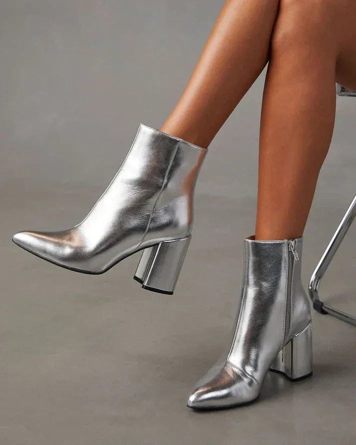 Drune | Ankle Boots - Kunstleder - Spitz zulaufend - Ausgestellter Blockabsatz - Seitenreißverschluss