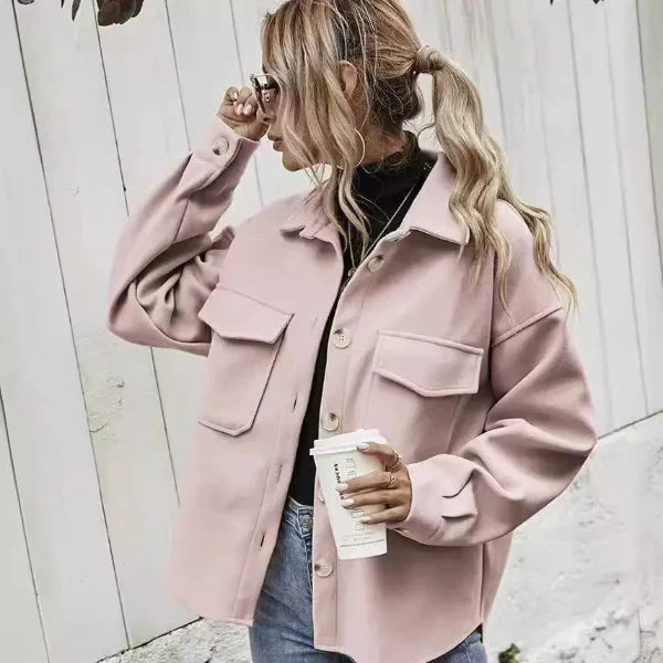 Drune | Damen Wollmantel – Oversized Fit – Reverskragen – Knopfverschluss – Hüftlänge