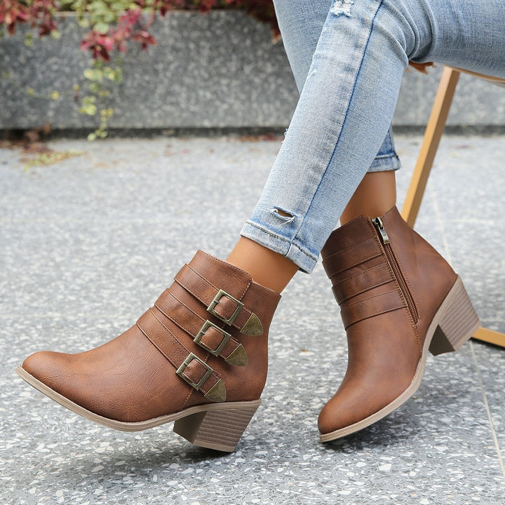 Drune | Stiefeletten strukturiert Passform Blockabsatz Vintage Schnallendetails