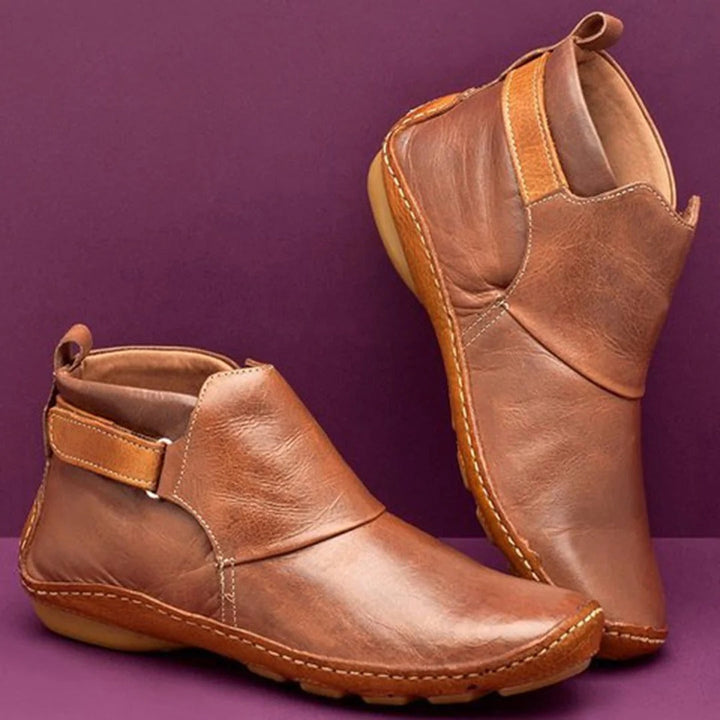 Drune | Stiefeletten Leder Runde Zehe Riemen Detail Atmungsaktiver Komfort Passform
