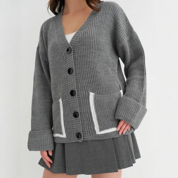 Drune | Strickjacke Gestrickt Lockere Passform Tiefes V-Ausschnitt Paspelierte Taschen
