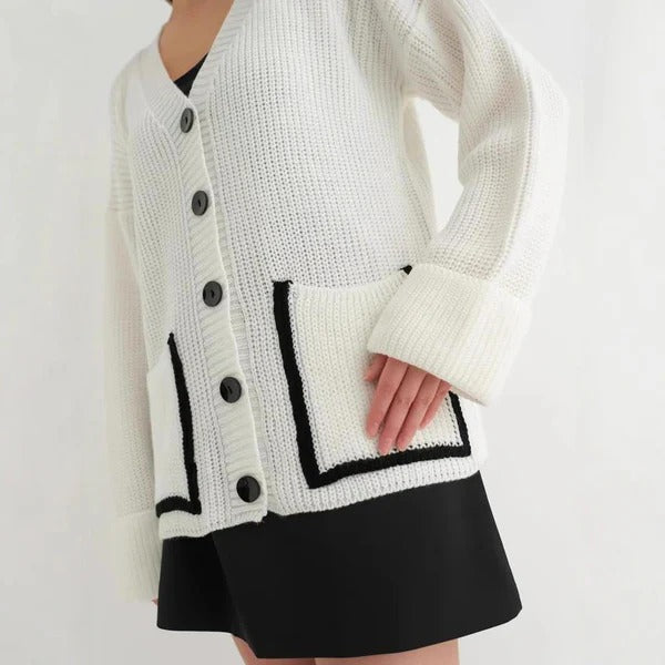 Drune | Strickjacke Gestrickt Lockere Passform Tiefes V-Ausschnitt Paspelierte Taschen
