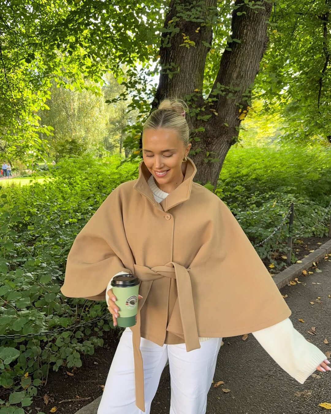 Drune | Hochkragen Gürteltaschen Cape Jacke Knopf Umhängemantel