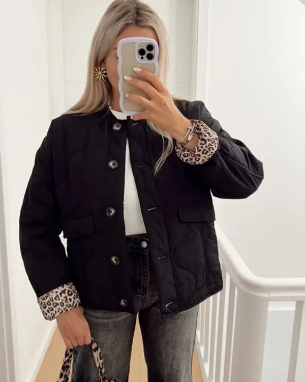 Drune | Damen Steppjacke – Lockere Passform – Leopardenmanschetten-Detail – Knopf-Front Freizeitjacke