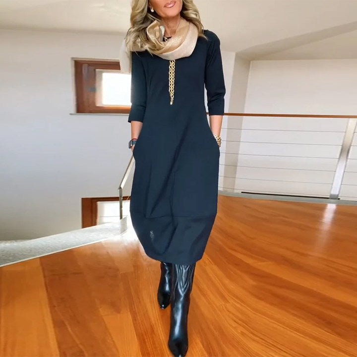 Drune | Einfarbiges Kleid mit Rundhalsausschnitt und Tasche
