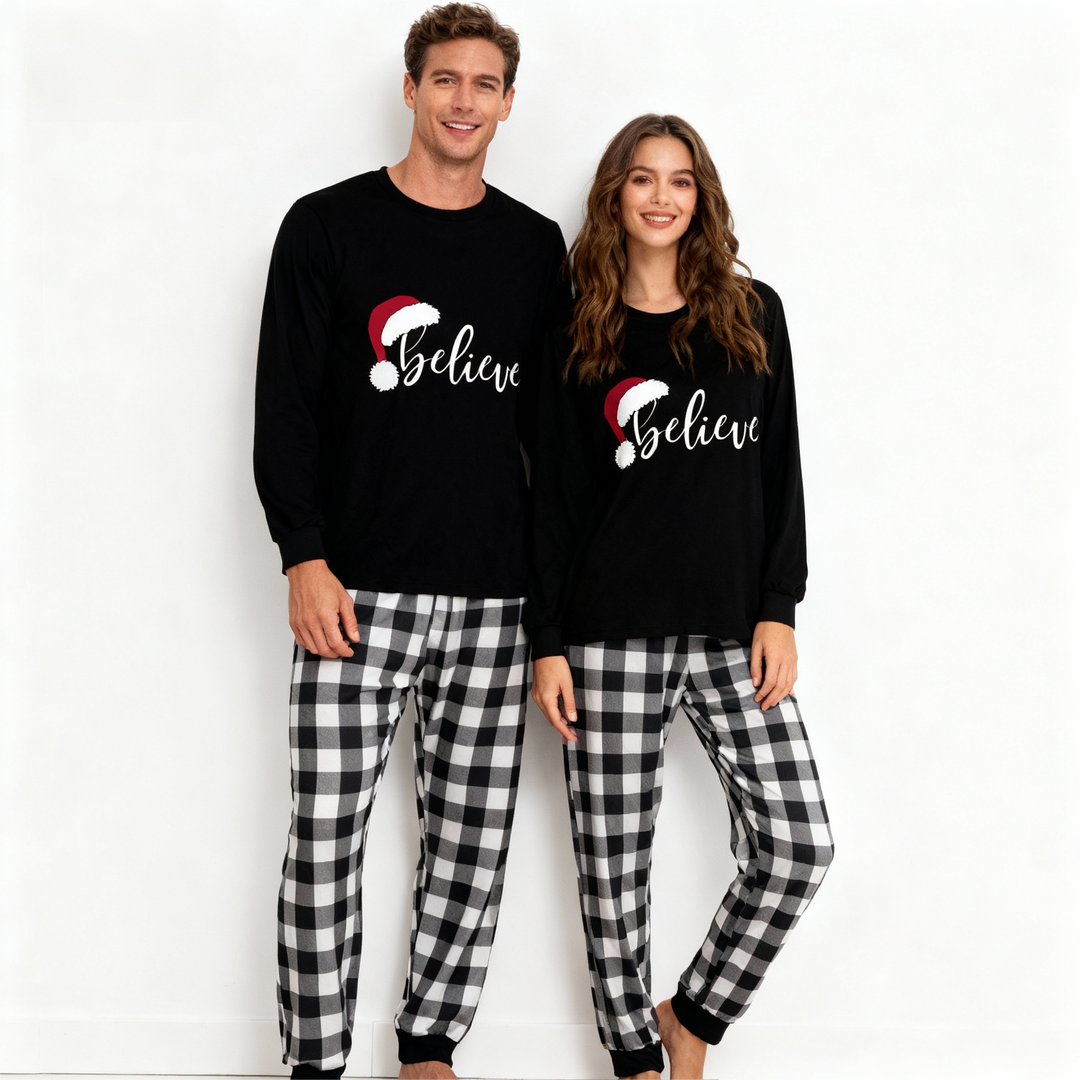 Drune | Weihnachtsmütze und 'Believe' Buchstabenprint gemustertes Schwarz-Weiß kariertes Schlafanzug-Set