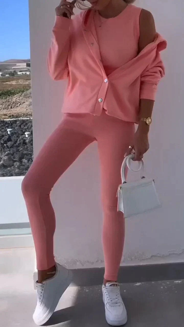 Drune - Dreiteiliges Set bestehend aus einer Strickjacke mit Kapuze, einem Oberteil und einer Hose