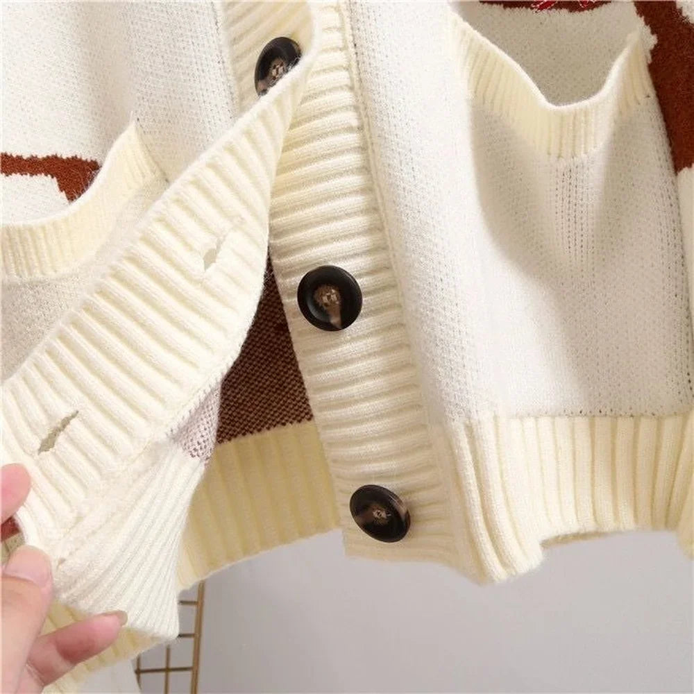 Drune | Strickjacke mit verspieltem Druck und Knopfverschluss