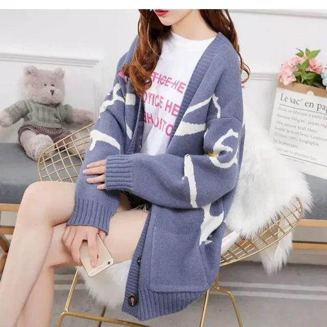 Drune | Strickjacke mit verspieltem Druck und Knopfverschluss
