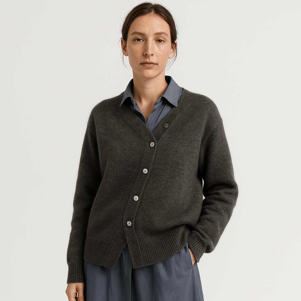 Drune | Cardigan Camel Asymmetrisch Geknöpft Original Weiche & Moderne Masche