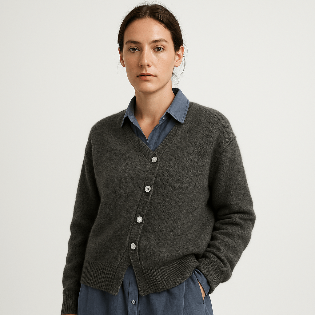 Drune | Cardigan Camel Asymmetrisch Geknöpft Original Weiche & Moderne Masche
