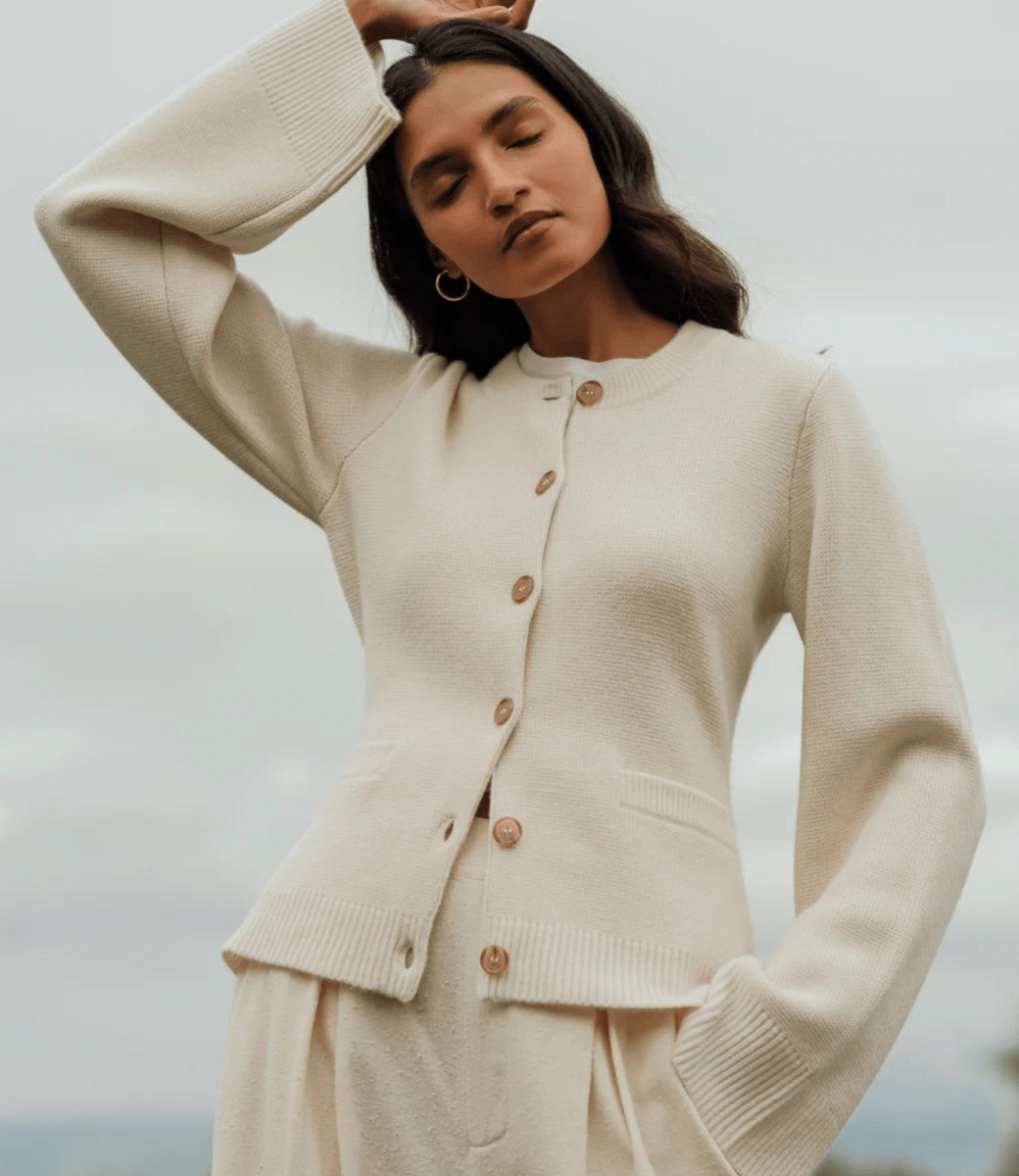 Drune | Beigefarbene A-Linien Jacke Elegante Knöpfe Schick & Minimalistisch