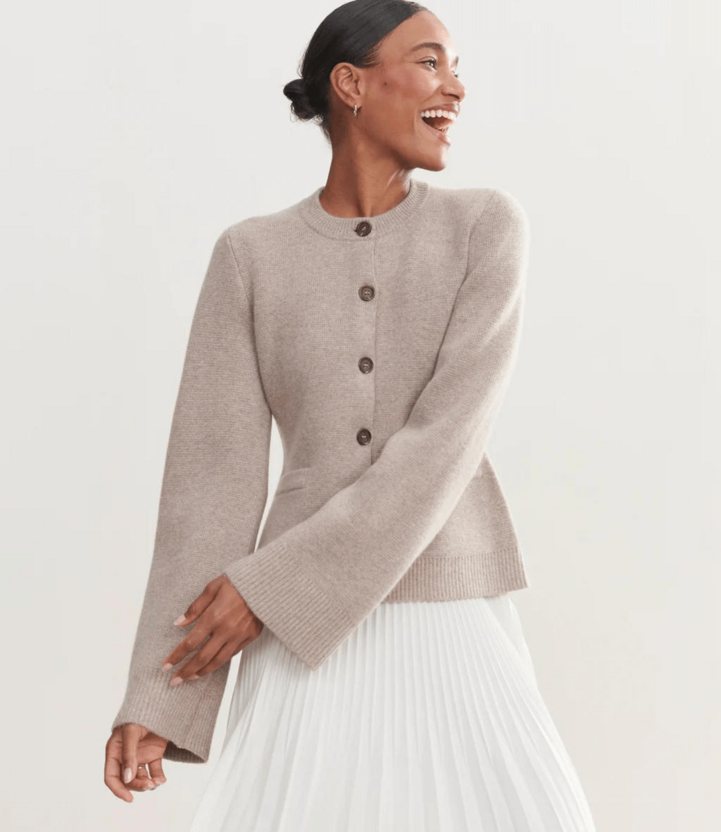Drune | Beigefarbene A-Linien Jacke Elegante Knöpfe Schick & Minimalistisch