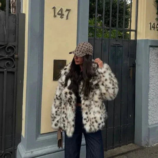 Drune | Weste aus bedrucktem Kunstfell Eleganz Wärme und Stil