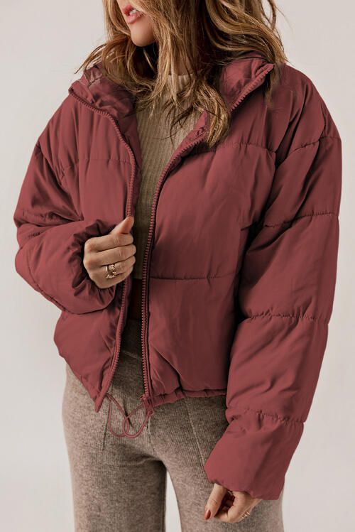 Drune | Kurze Beige Khaki Daunenjacke Warm & Lässig