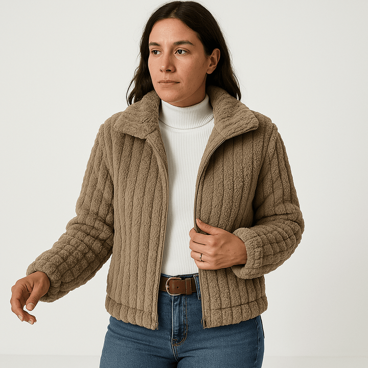 Drune | Weste Strukturierte Warme Beigefarbene Rippstrickjacke Moderne Kurze Schnitt