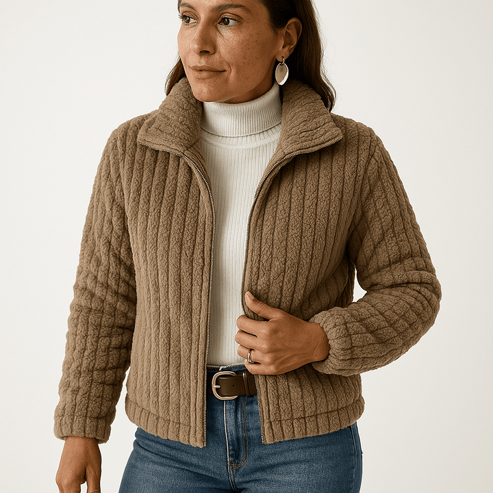 Drune | Weste Strukturierte Warme Beigefarbene Rippstrickjacke Moderne Kurze Schnitt