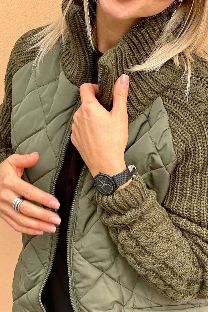 Drune | Zwei-Farben Steppjacke Beige Sanft und Texturiert