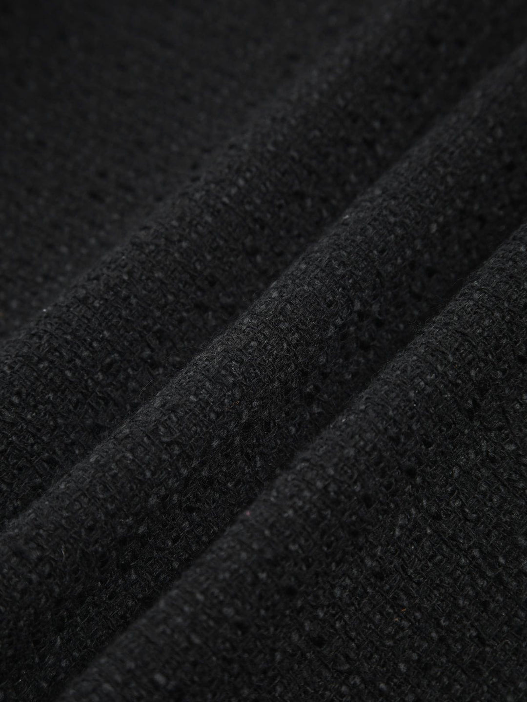 Drune | Kurze schwarze Jacke mit goldenen Knöpfen minimalistische Eleganz schick & strukturiert