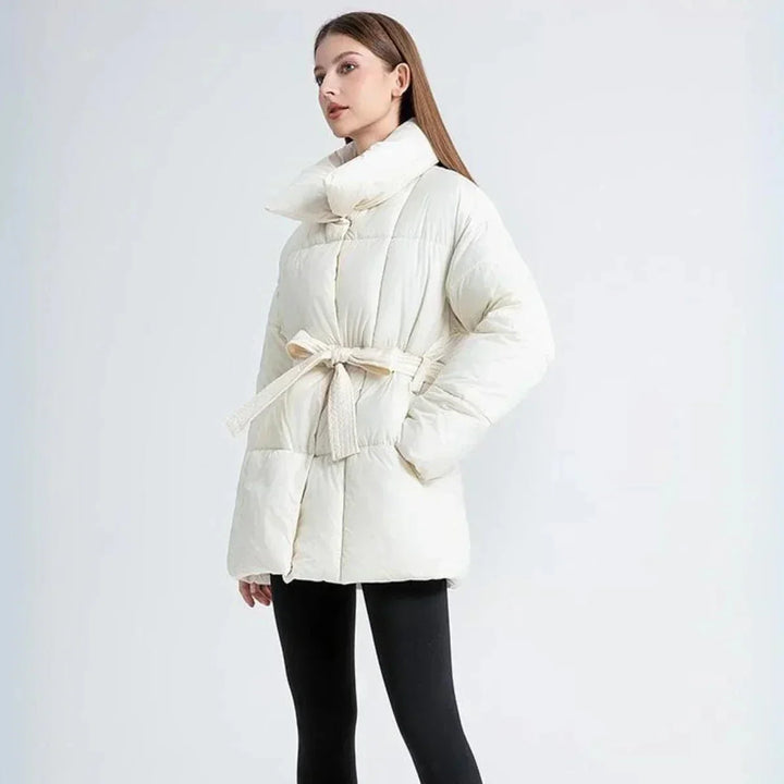 Drune | Taillierte Winterdaunenjacke Mit Hohem Kragen Warm und Elegant