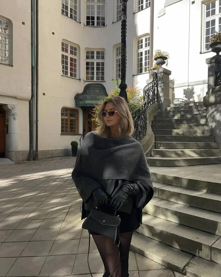 Drune | Asymmetrisch Drapierter Mantel Minimalistische Eleganz Komfort und Stil