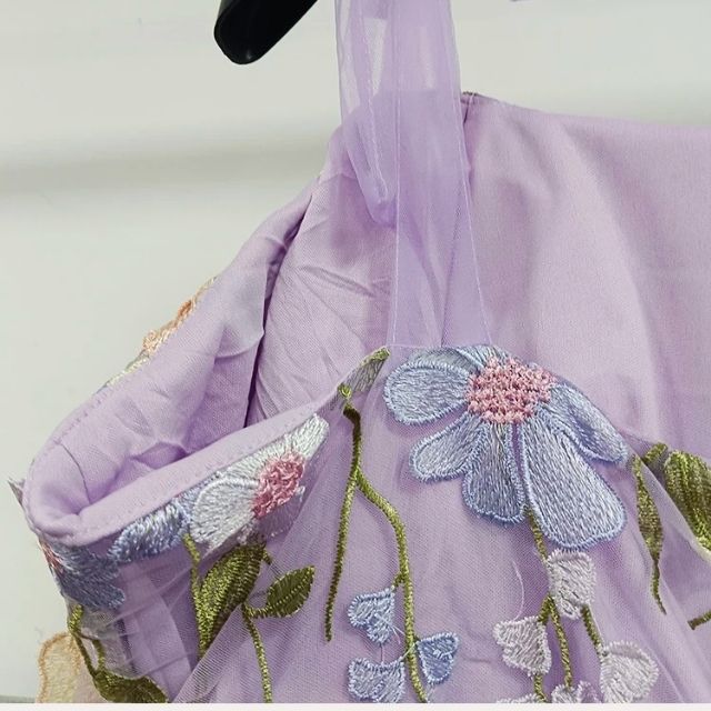 Drune | Cocktailkleid mit Blumenapplikationen