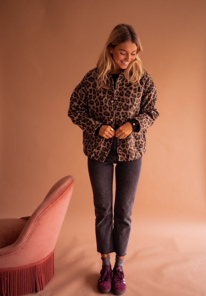 Drune | Oversized und stylische Leopardenfell-Effektjacke