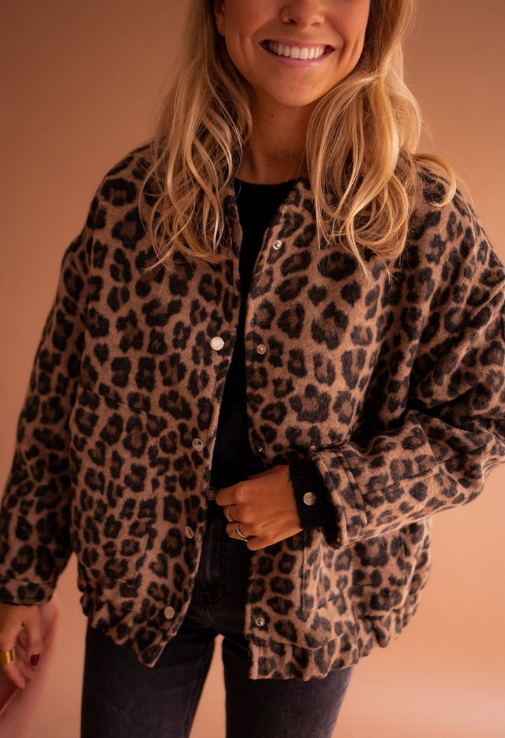 Drune | Oversized und stylische Leopardenfell-Effektjacke