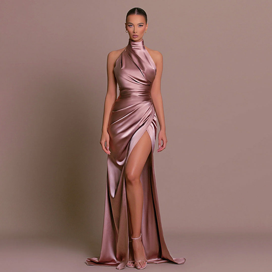 Drune | Luxuriöses Hoher Hals Halter Raffung Seite Schlitz Satin Maxikleid Abendkleid
