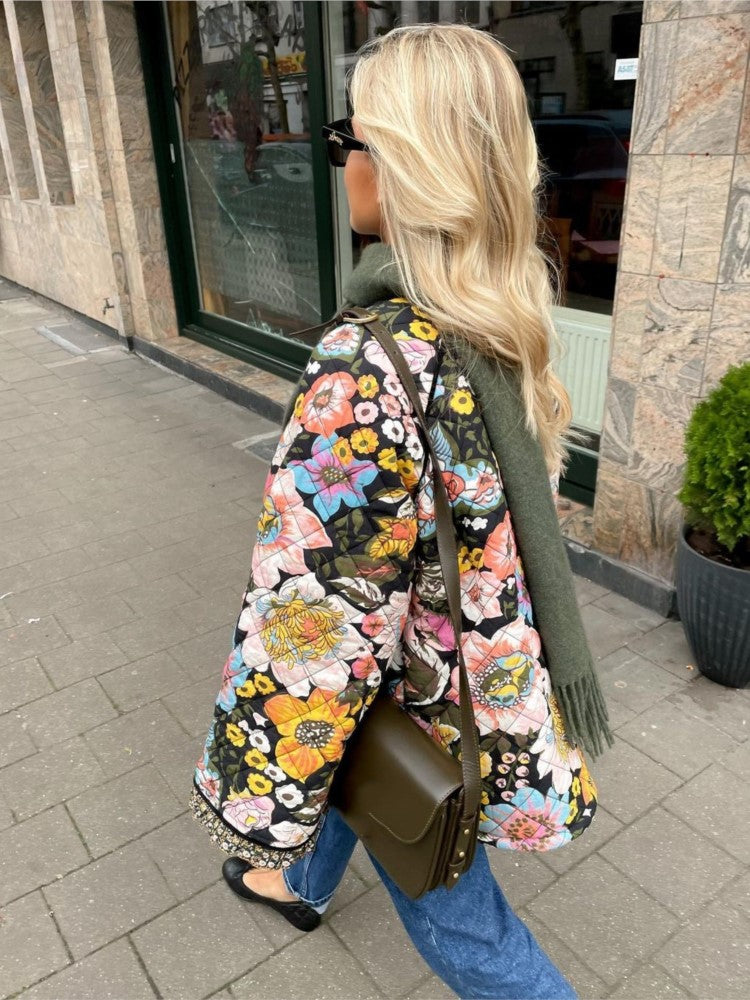 Drune | Künstlerische und einzigartige Jacke für Frauen